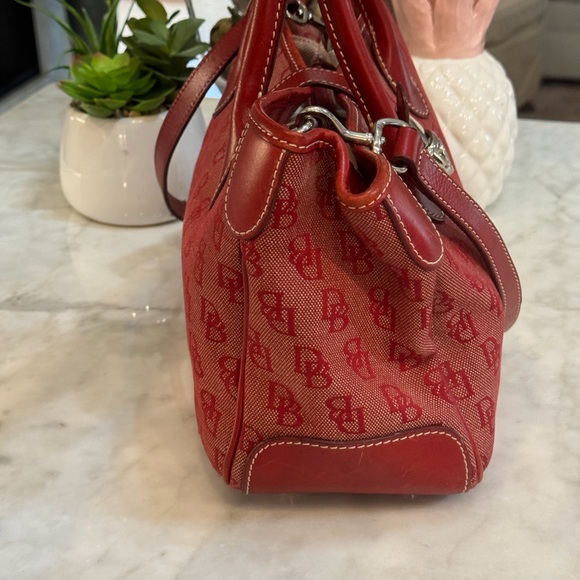 ❤️DOONEY & BOURKE RED SIGNATURE SATCHEL! - Picture 4 of 9